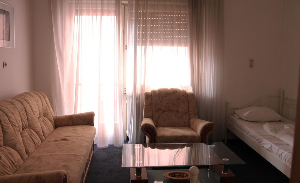City Hotel Meesenburg Wurzburg Room photo